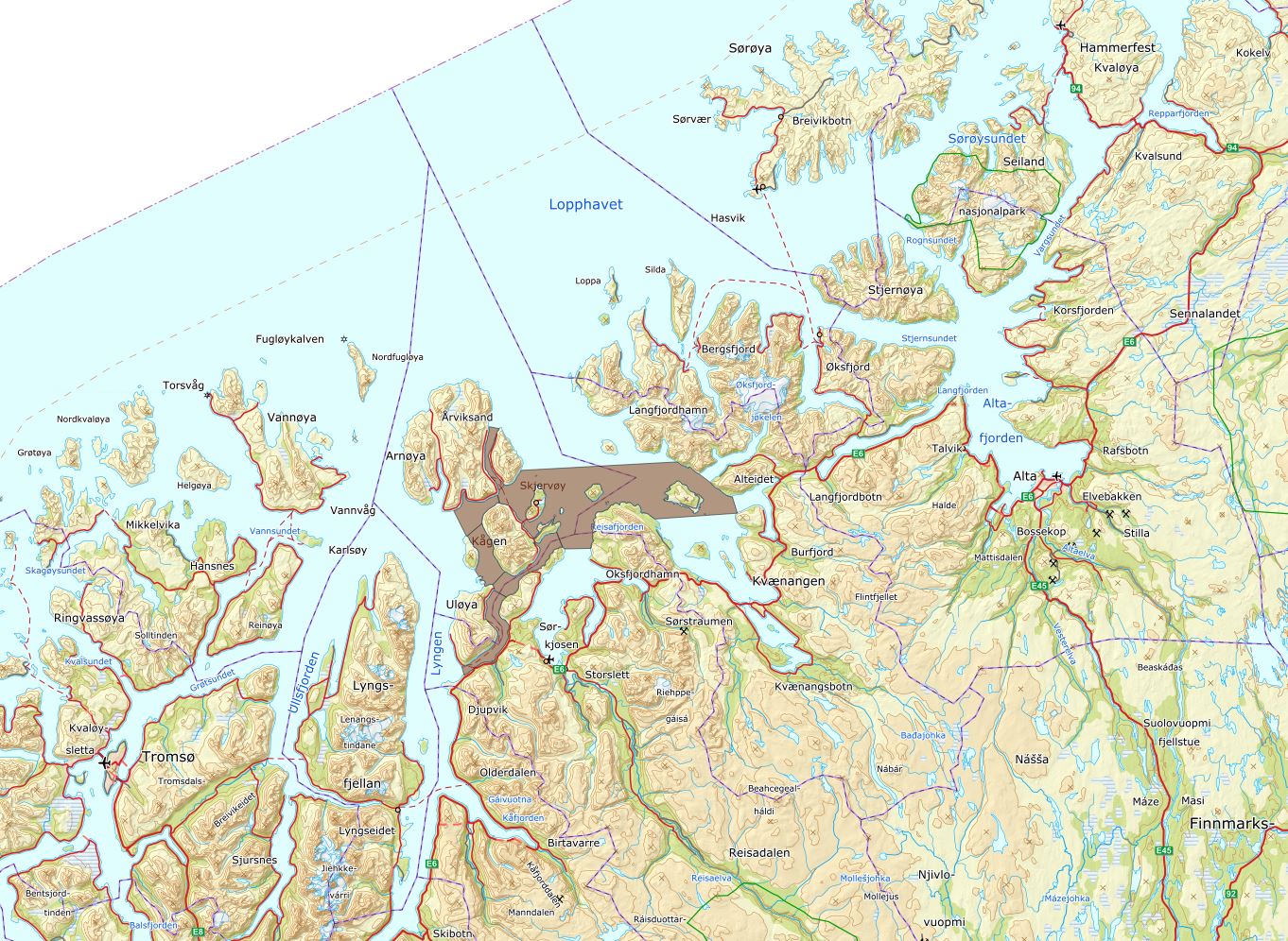 Kartutsnitt som viser pilotomr&aring;dene til prosjektet Marine grunnkart i kystsonen i Skjerv&oslash;y og Kv&aelig;nangen.