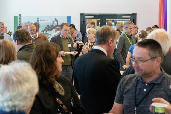 Mingling_pa_sjokartkonferansen_2023_SKV_03487_572_Foto_Sissel_Kanstad.jpg